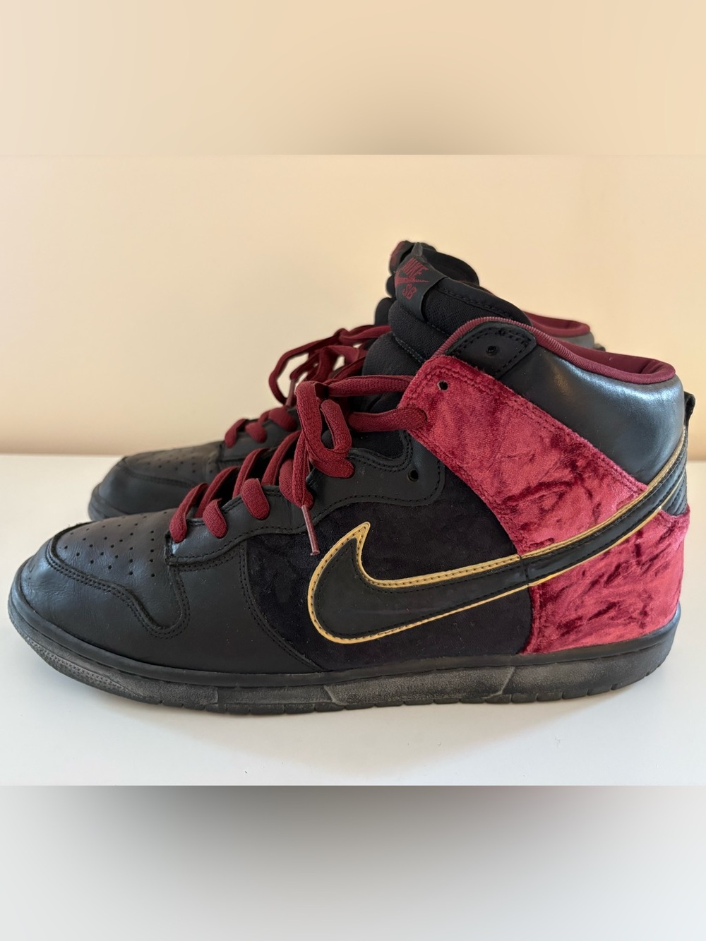 Nike Dunk High Premium SB
Bloody Sunday